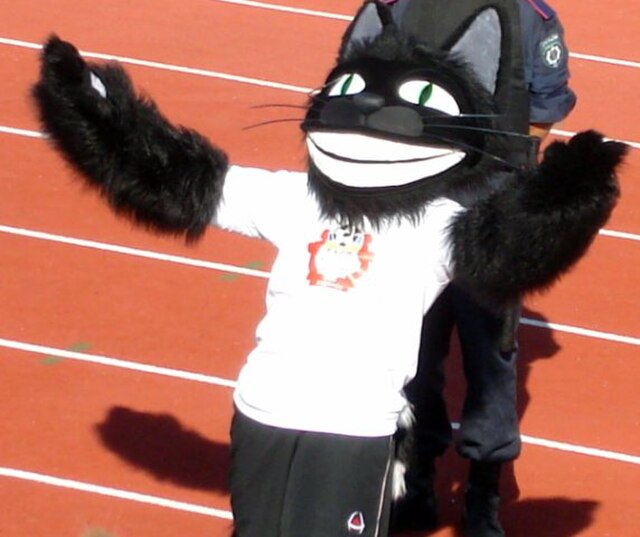 The club's mascot with the club's old badge used in 2000–2010
