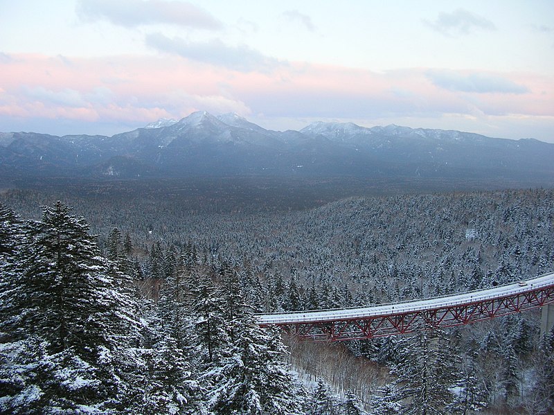 File:三国峠 冬（Mikuni mountain pass, winter） - panoramio.jpg