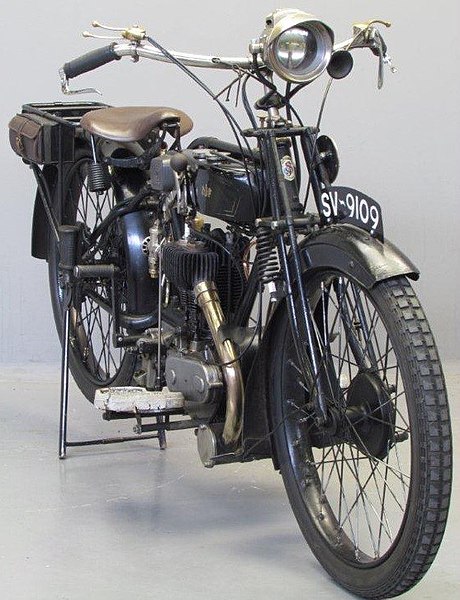 File:1922 AJS Model B 350 cc SV right front.jpg