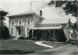 1982 Александр МакКлю Farm House.png