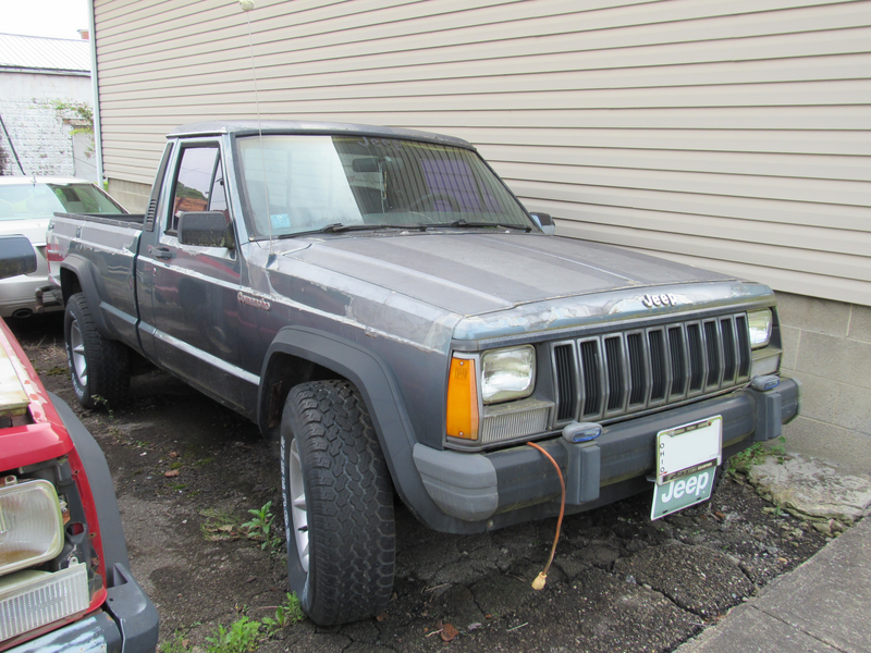 File:1986-92 comanche 5-13-23, front.png