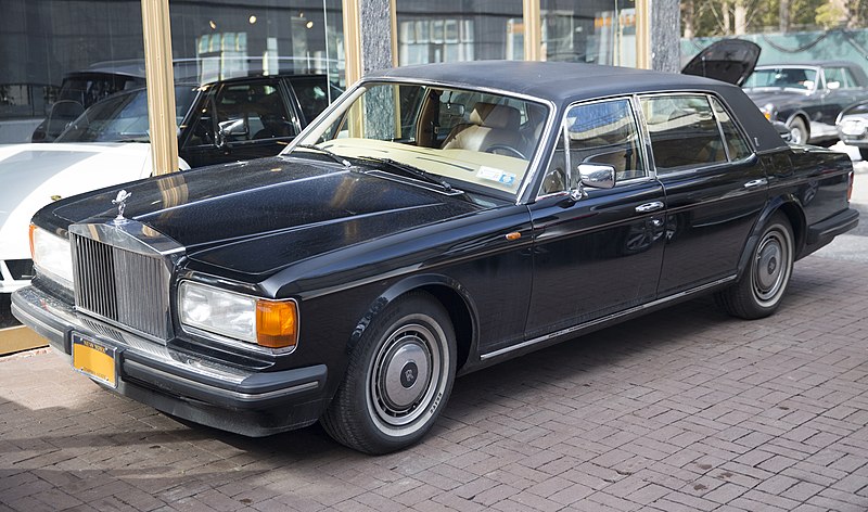 File:1991 Rolls-Royce Silver Spur II in black, front left.jpg