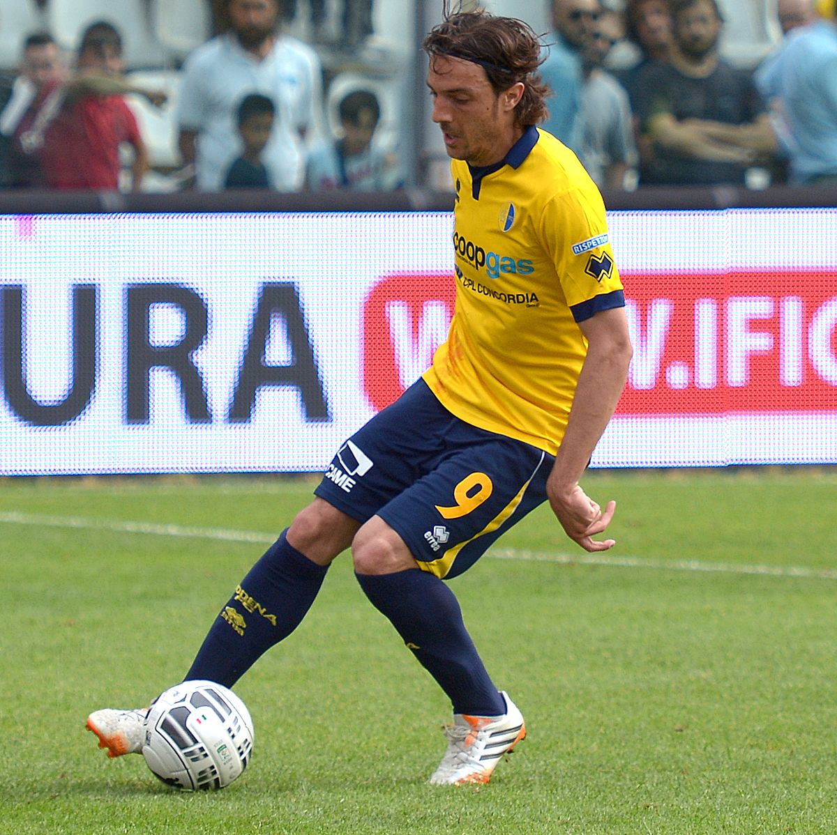 Nicola Ferrari (footballer, born 1983) - Wikipedia