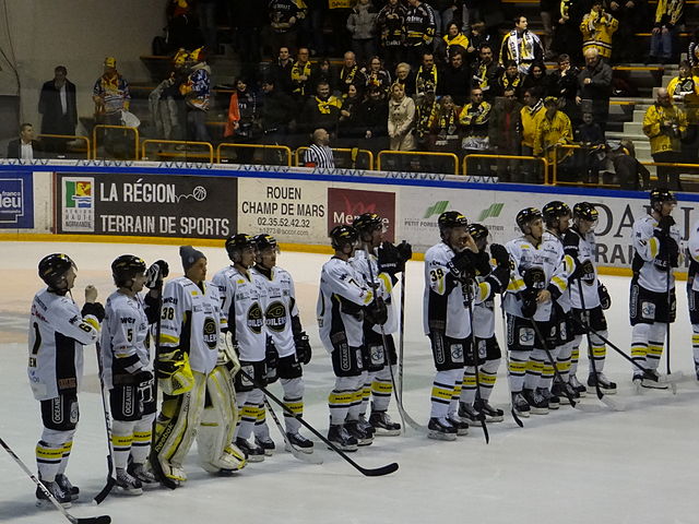 photographie des Oilers en blanc