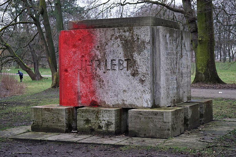 File:2018-01-20 170317 Hannover Georgengarten Denkmal 78. Reserve-Division.jpg