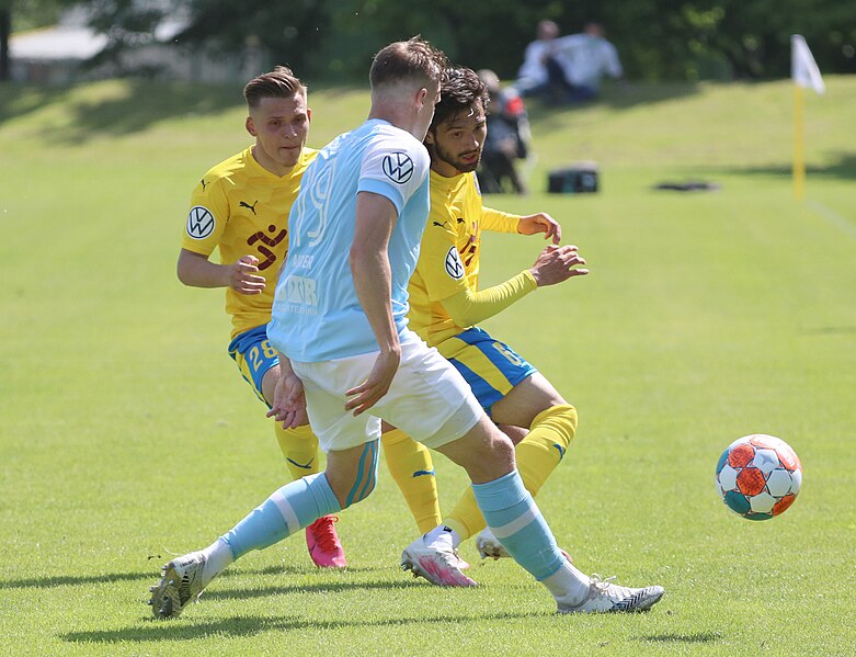 File:2021-05-29 1. FC Lokomotive Leipzig gegen Chemnitzer FC (Finale Wernesgrüner Sachsenpokal 2020-21) by Sandro Halank–203.jpg