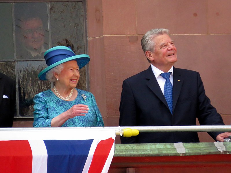 File:25.Jun.2015 Queen Elizabeth II. and Prince Philip's visit to Frankfurt (18964921388).jpg