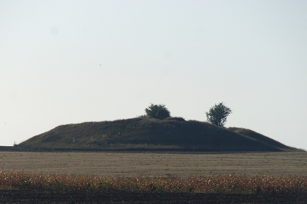 Каменный корабль Курган Анунд