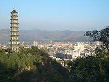 5773-Linxia-Wanshou-Guan-pagoda-and-city-view.jpg