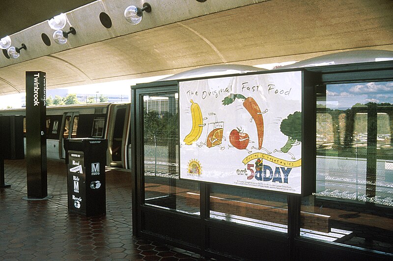File:5 a day advertisement at the NIH metro.jpg