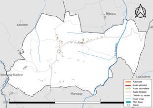 Carte en couleur présentant le réseau hydrographique de la commune