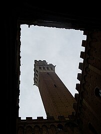 vista dal Cortile di Palazzo Pubblico