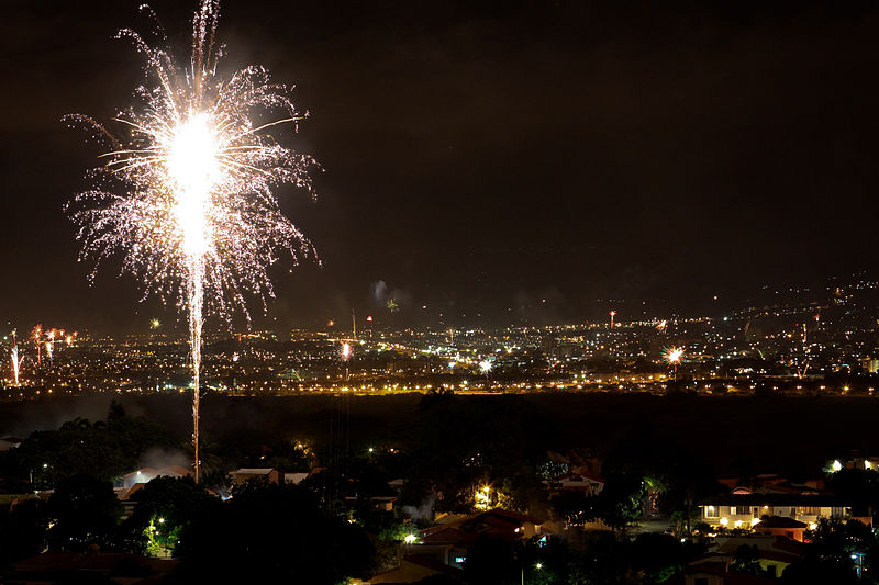 File:Año nuevo 2009 Barquisimeto.jpg