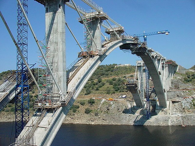 concepto de construcción y trabajo pesado y trabajo de cemento