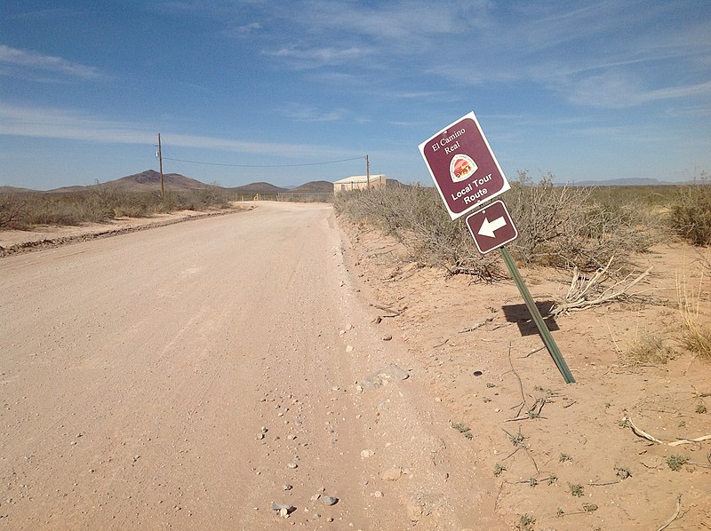 File:A leaning NTIR Sign leading to the Local Tour Route along the El Camino Real de Tierra Adentro National Historic Trail outside (3df89186-5527-4201-8b06-d623f491c075).JPG