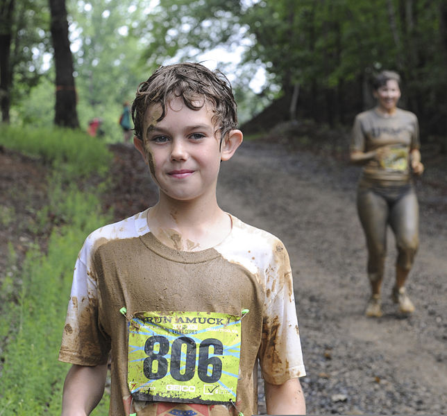 File:A young participant of the Annual Run-a-Muck watches other runners finish the 3.5 mile race at Marine Corps Base Quantico, Va., June 8, 2013 130608-M-AC520-387.jpg