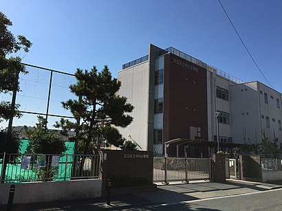 足立区立中川北小学校への交通機関を使った移動方法