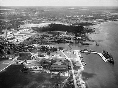 The Charleston Naval Shipyard (1941) Aerial view of the US Charleston Naval Shiyard in 1941.jpg