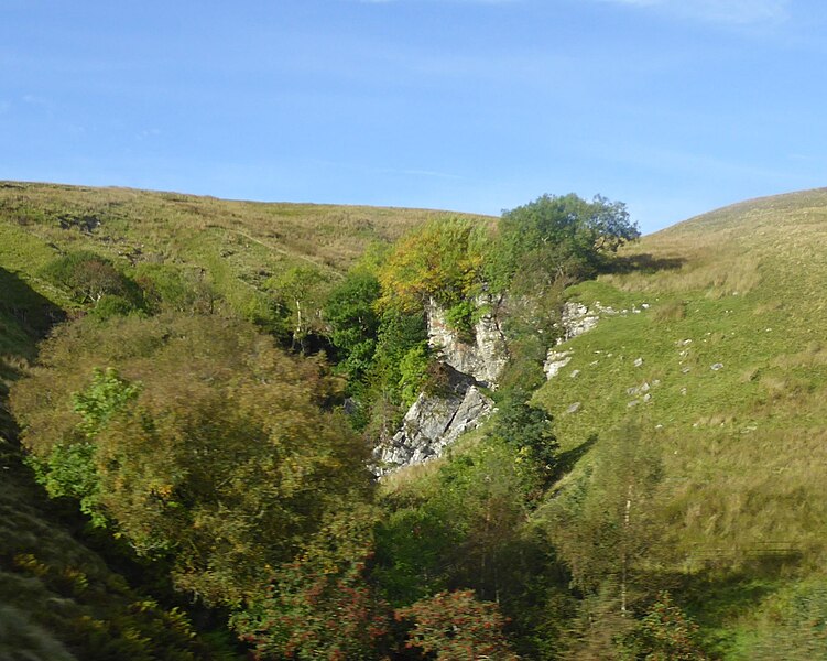 File:Ais Gill valley - geograph.org.uk - 5180442.jpg