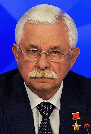 <span class="mw-page-title-main">Alexander Rutskoy</span> Russian politician and former Soviet military officer (born 1947)