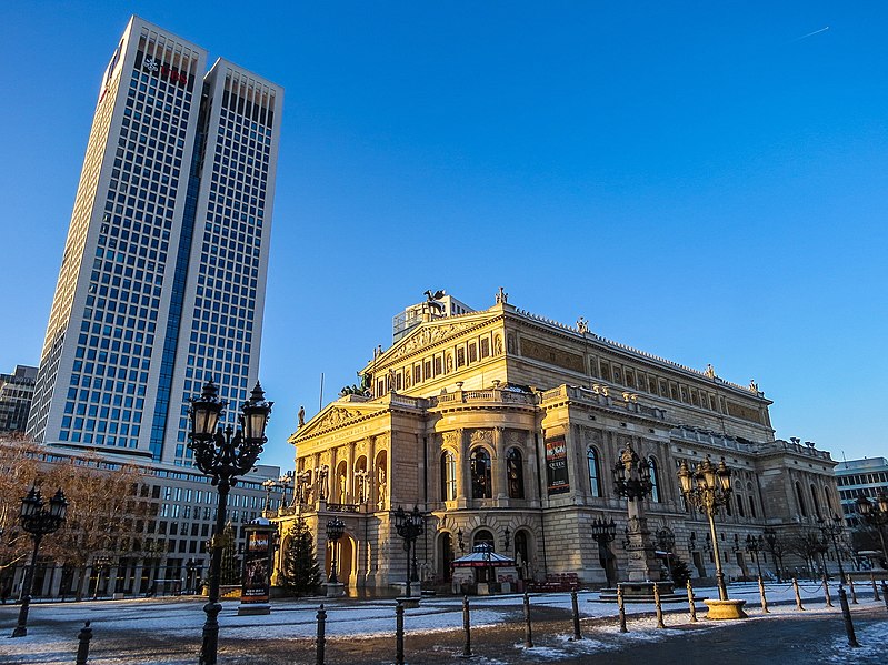 File:Alte Oper (16075747277).jpg