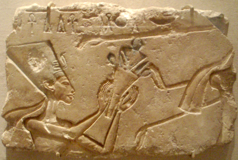 File:AmarnaRelief-NefertitiHoldingOfferingToAten BrooklynMuseum.png