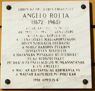 Angelo Rotta commemorative plaque in Budapest District I, Disz Square No 4-5. Angelo Rotta emlektablaja I. kerulet Disz ter 4-5.jpg