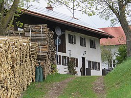 Small farm in Oberapfeldorf