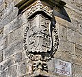 Armas de Galicia na esquina exterior do claustro da catedral de Santiago de Compostela, finais séc. XVI.