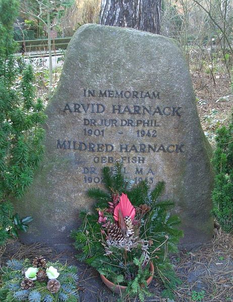 Memorial stone for Arvid and Mildred Harnack at Friedhof Zehlendorf cemetery in Berlin-Zehlendorf, Onkel-Tom-Straße 30–33