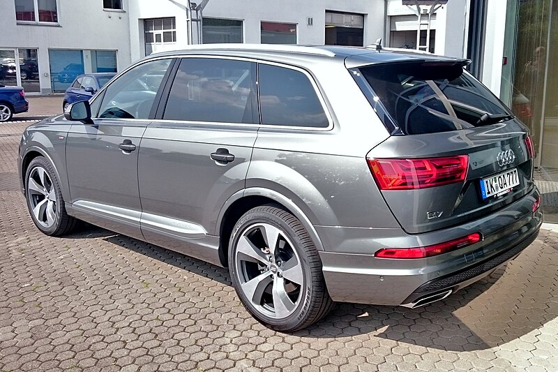 File:Audi Q7 3.0 TDI quattro S line Heck.JPG