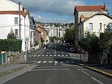 Avenue Aristide-Briand, en direction du carrefour Europe. Elle pourra constituer une partie de la liaison sud-ouest.