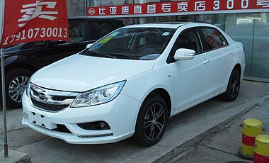 BYD Surui facelift China 2015-04-13.jpg