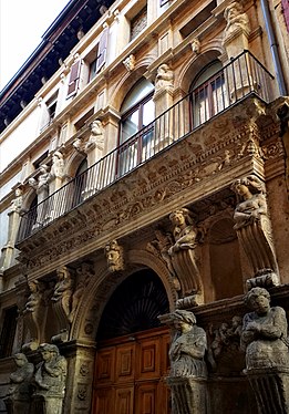 Balcone di Palazzo Turchi a Verona - Italia (sec. XVI)