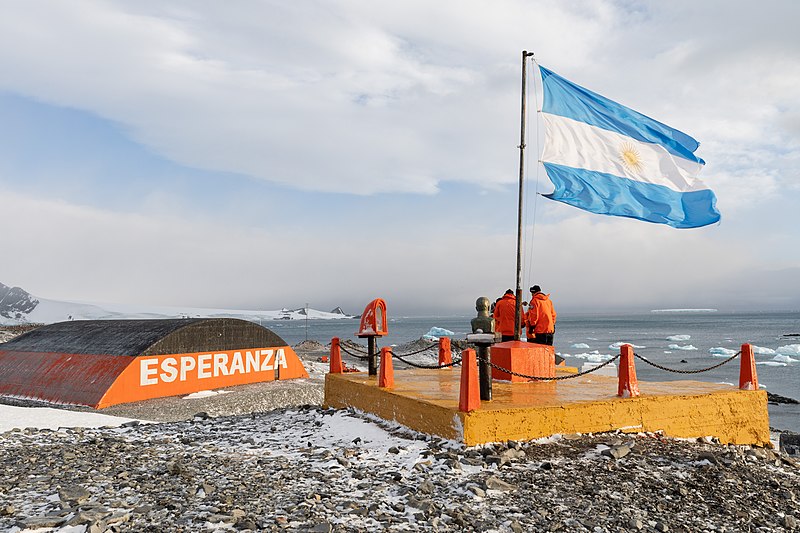 File:Base Esperanza, Antártida Argentina 5.jpg