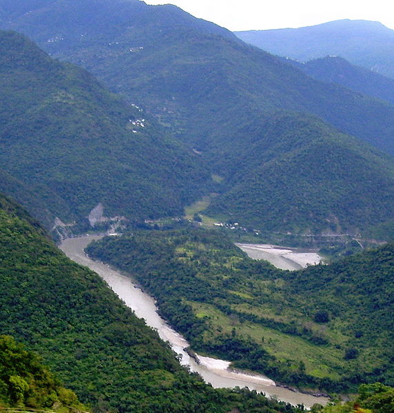 File:Bend in ganges garhwal2008a.jpg