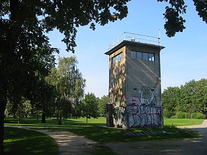 So kommt man zu Schlesischer Busch mit den Öffentlichen - Mehr zum Ort Hier