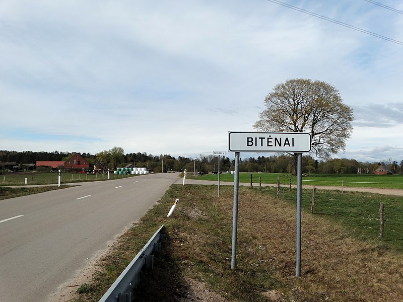 File:Bitėnai, ženklas.JPG