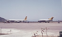 Boeing 707 et 727 der Condor Flug 1972 auf dem Flughafen von Rhodos.jpg
