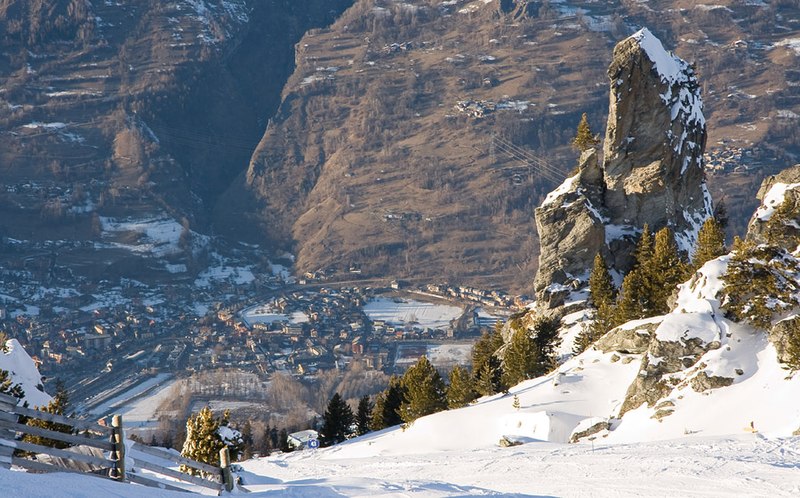 File:Bourg-St-Maurice view from Les Arcs ski resort.jpg