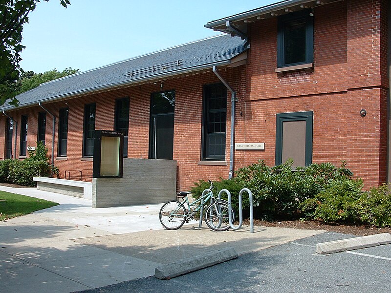 File:BrownUniversity-GrantRecitalHall.jpg