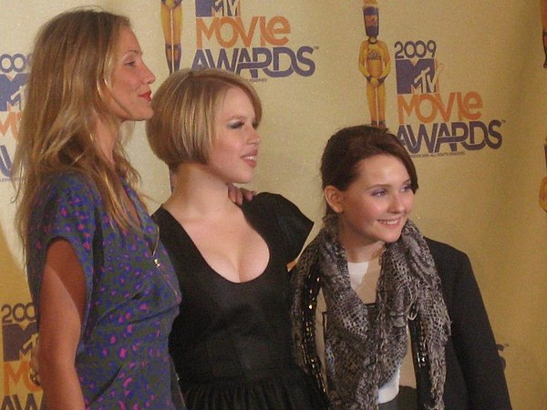 With Cameron Diaz and Abigail Breslin at 2009 MTV Movie Awards