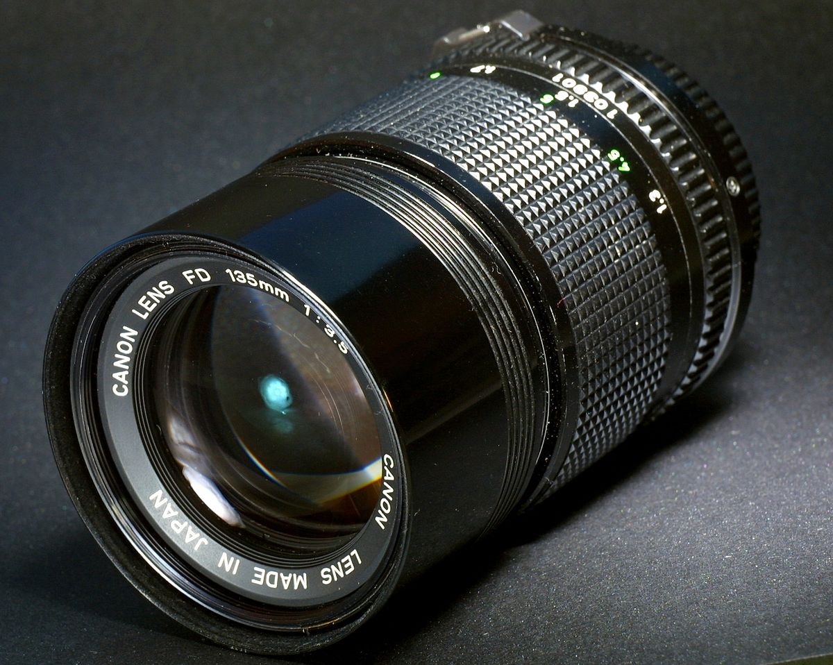 File:Canon FD 135mm f3.5.jpeg - Wikipedia