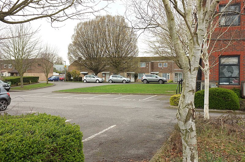 File:Car park, Datchet - geograph.org.uk - 5725718.jpg