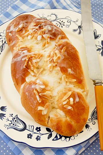 Pane al cardamomo