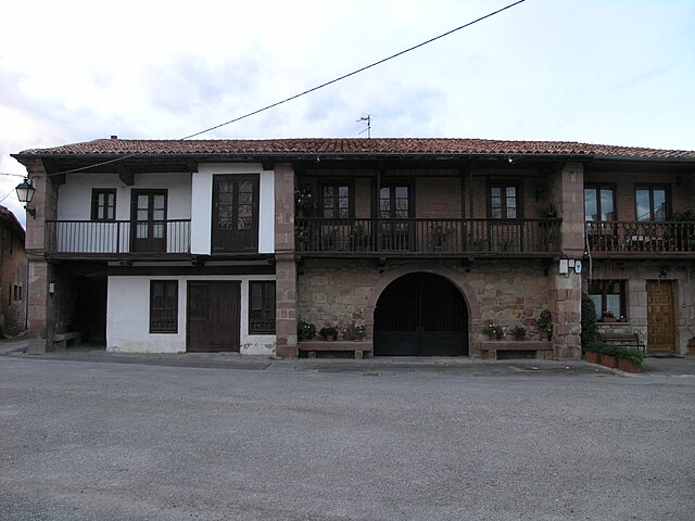 640px-Casas_populares.jpg