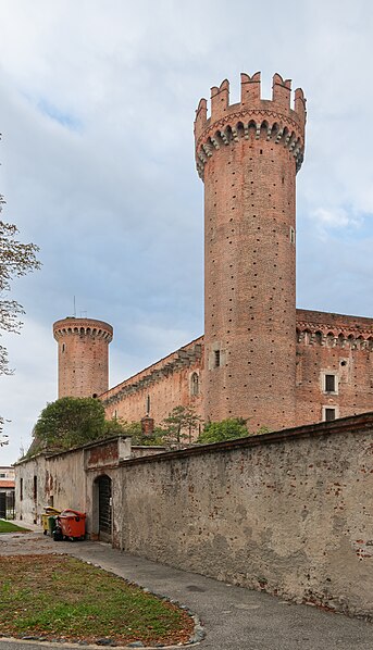 File:Castle of Ivrea (17).jpg