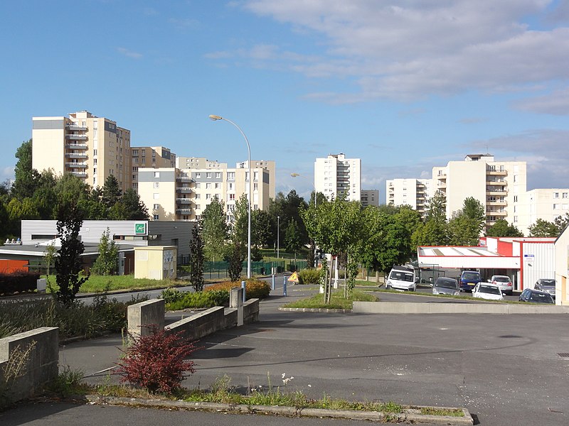 File:Charleville-Mézières, apartment buildings Ronde-Couture.JPG