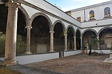 Chiostro piccolo del convento di Santa Maria la Nova