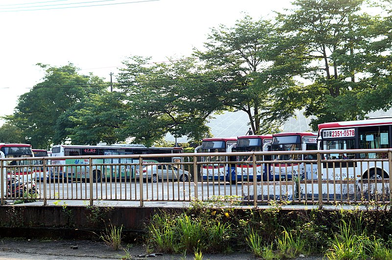 File:Chung-Shing Bus Xizhi Station 20200429.jpg